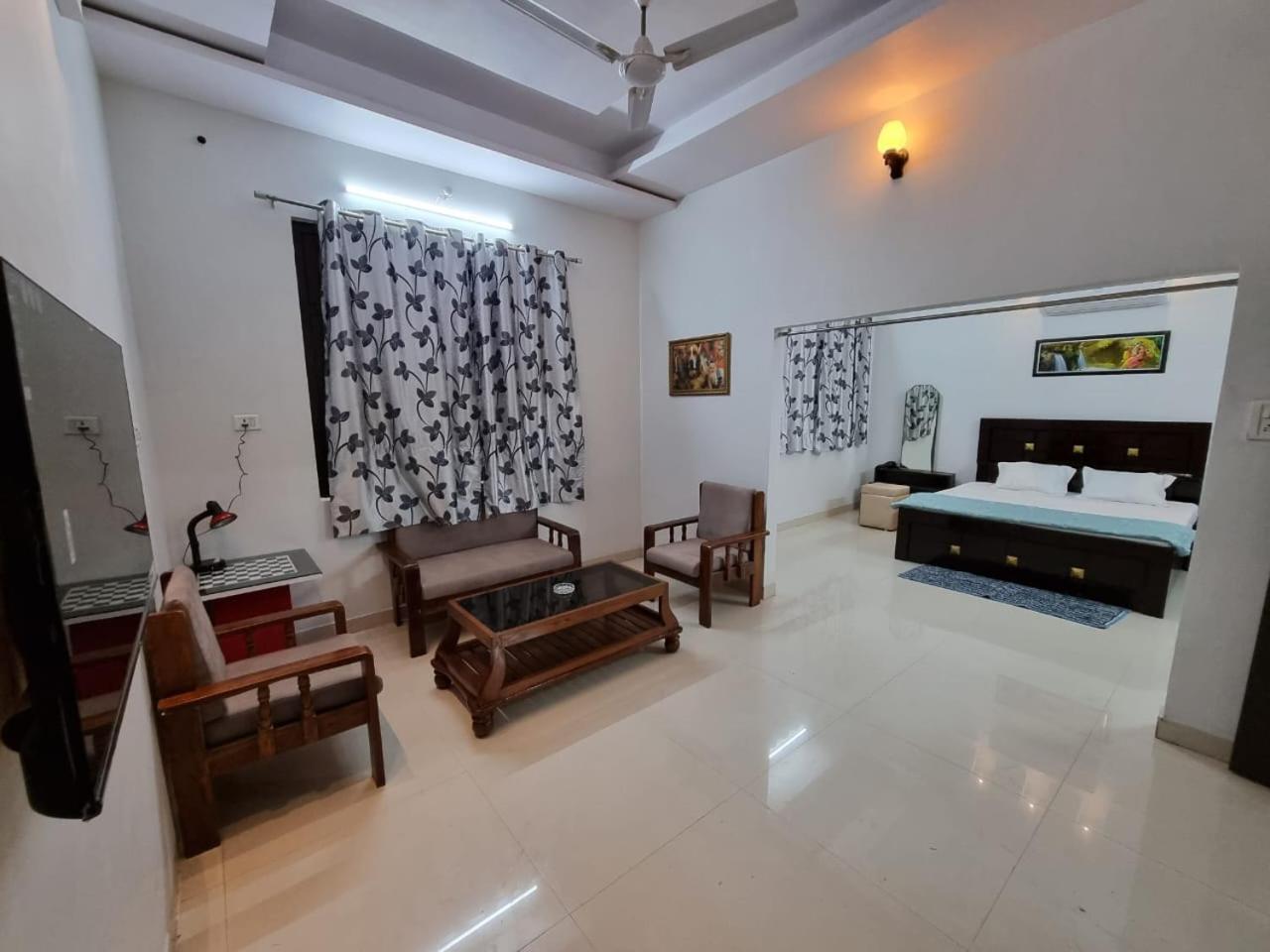 Leela Homestay Jabalpur - Lily - 2 Bhk Luxury Appartment Exterior foto