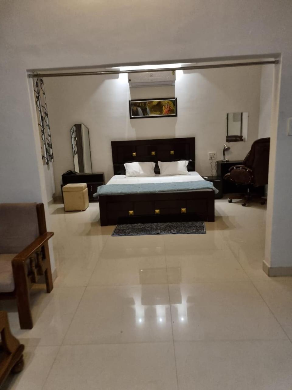 Leela Homestay Jabalpur - Lily - 2 Bhk Luxury Appartment Exterior foto