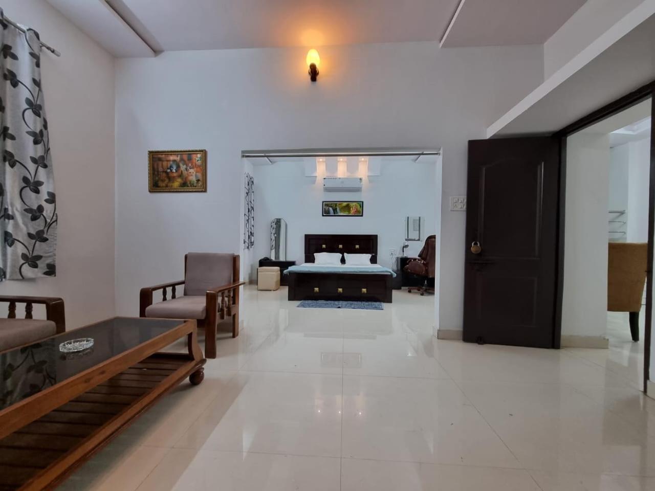 Leela Homestay Jabalpur - Lily - 2 Bhk Luxury Appartment Exterior foto