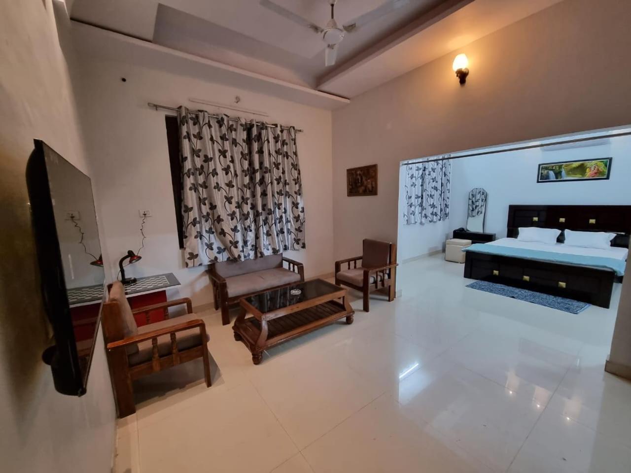 Leela Homestay Jabalpur - Lily - 2 Bhk Luxury Appartment Exterior foto