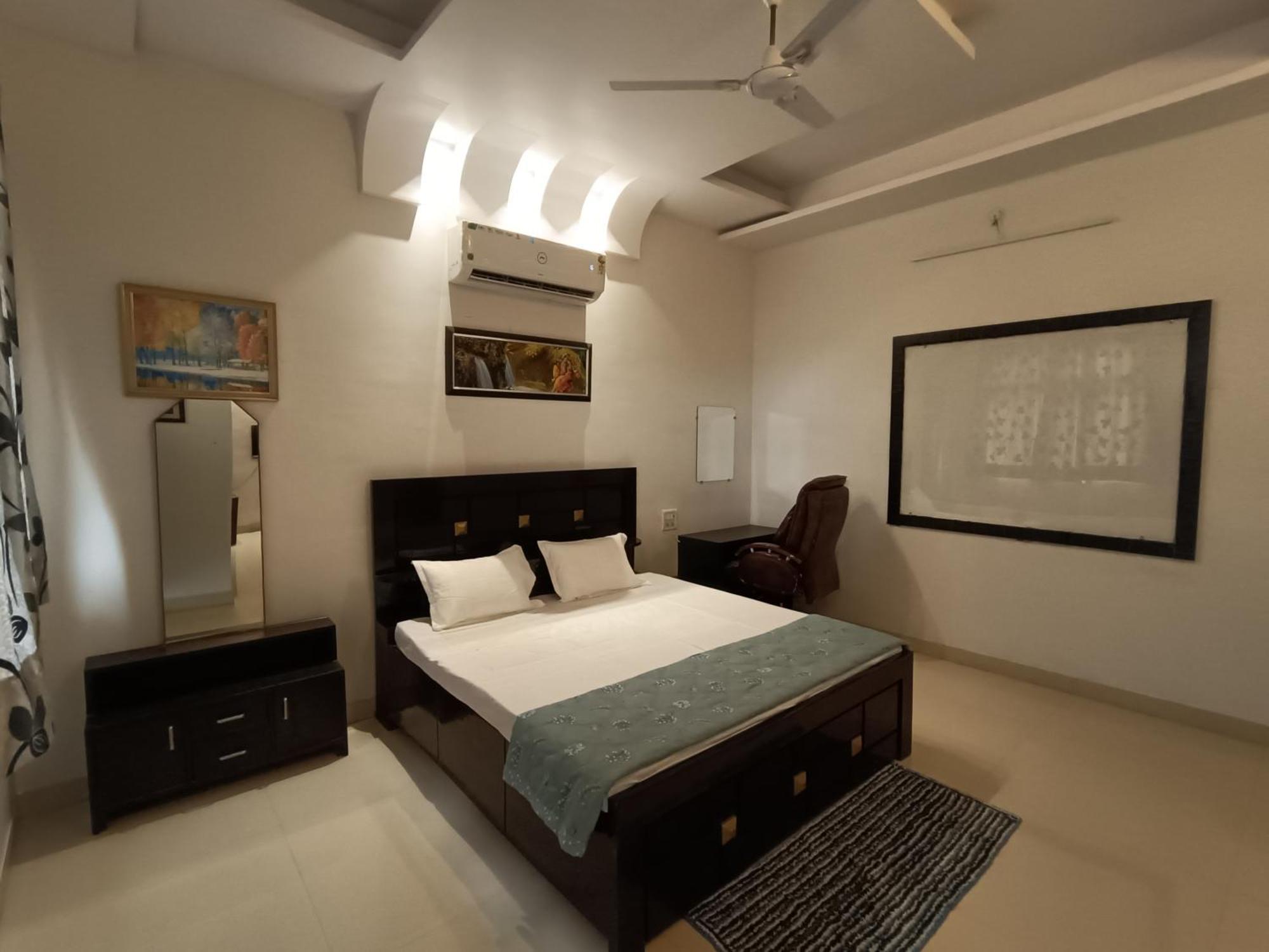 Leela Homestay Jabalpur - Lily - 2 Bhk Luxury Appartment Exterior foto