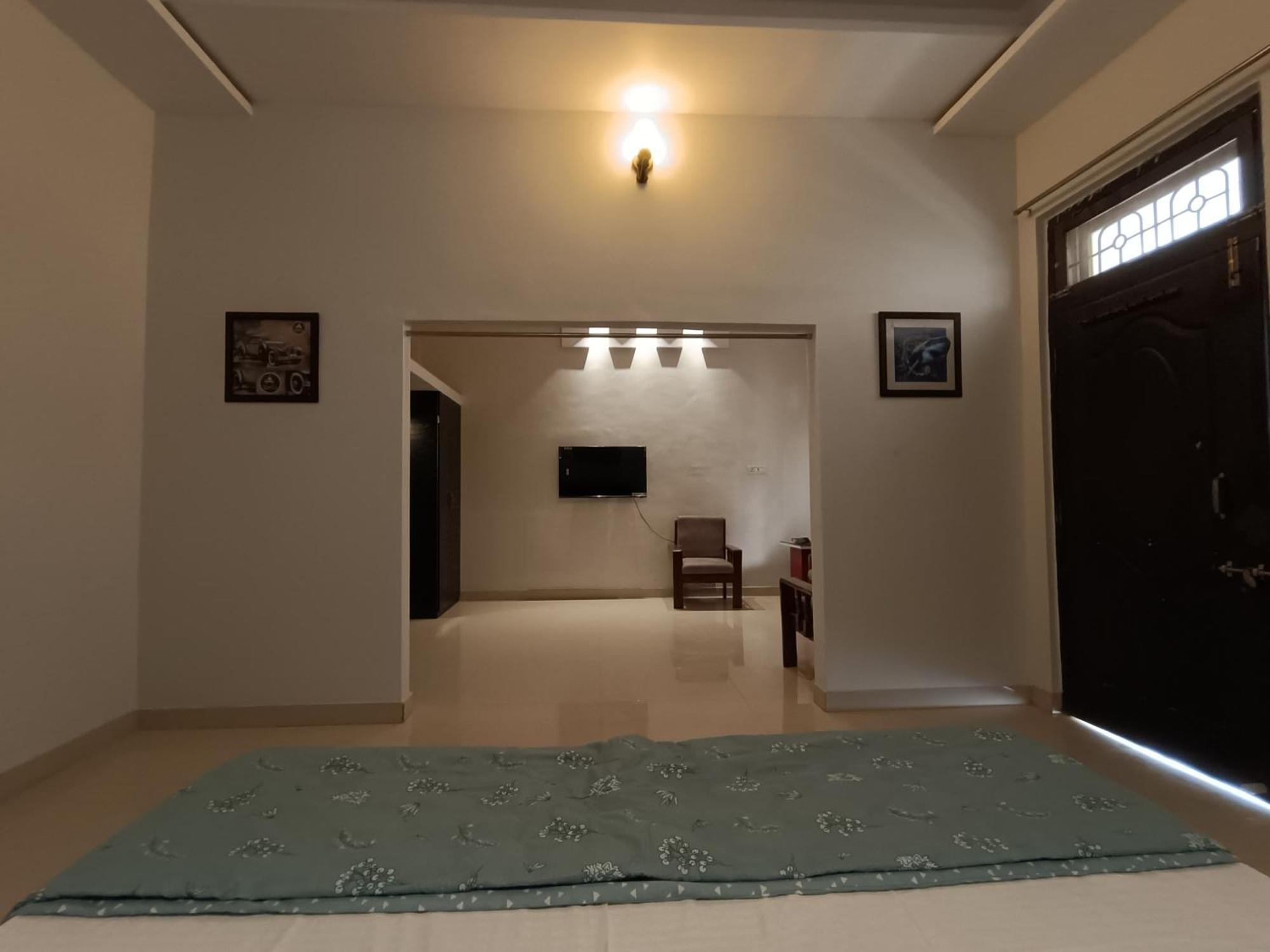 Leela Homestay Jabalpur - Lily - 2 Bhk Luxury Appartment Exterior foto
